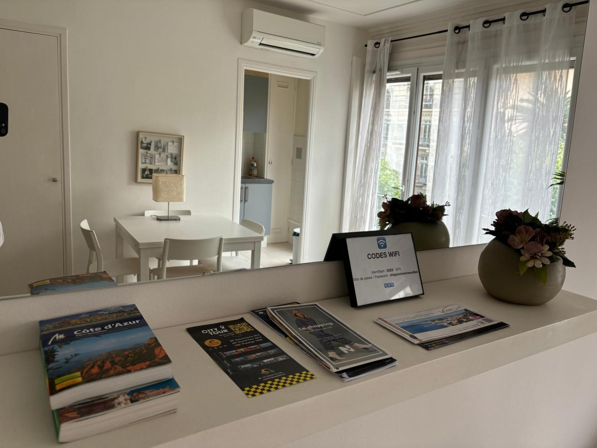 Bel Appartement De Gill Centre Ville Nizza Esterno foto